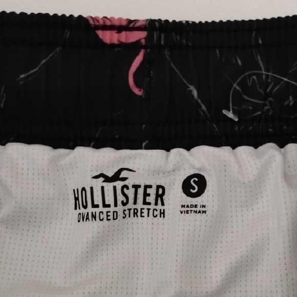 Hollister Black Flamingo Men's Athletic Shorts - Picture 2 of 3